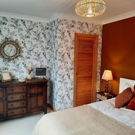 - The Holly Tree House - Villa บุชมิลส์ ภายนอก รูปภาพ
