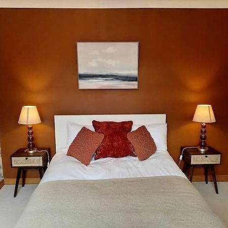- The Holly Tree House - Villa บุชมิลส์ ภายนอก รูปภาพ
